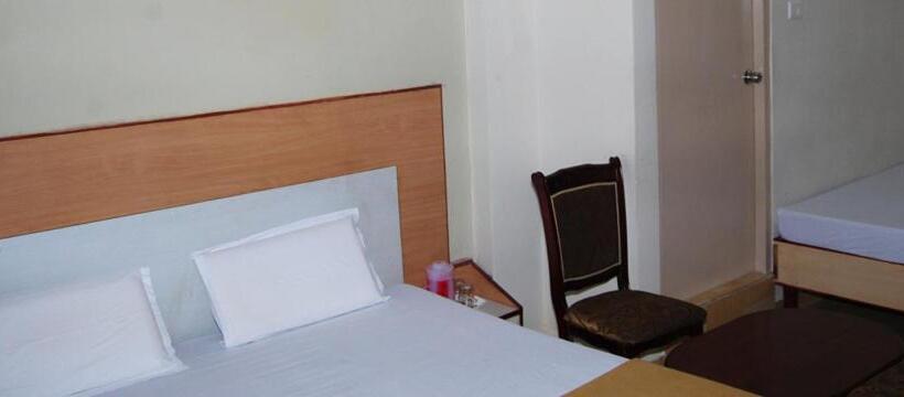 חדר דלוקס לשלושה, Pasuparthy Residency