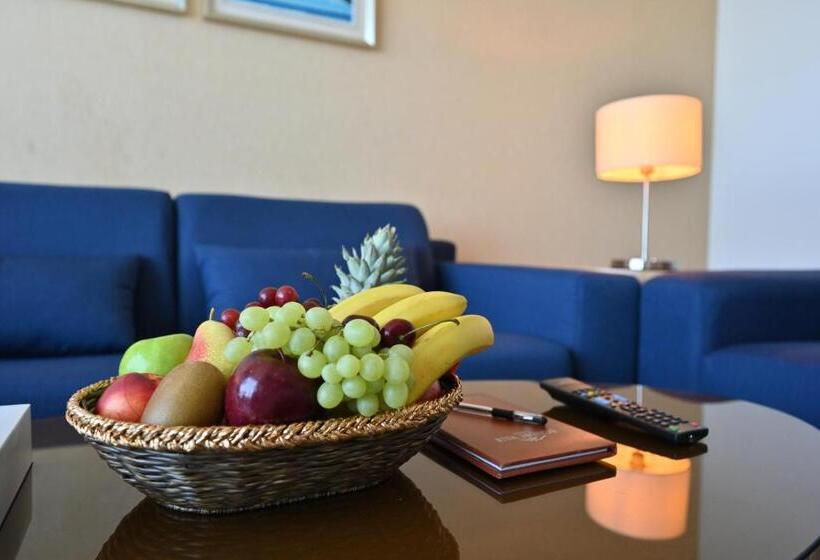سوییت لوکس, Harbour Suites