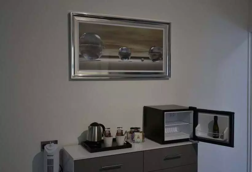 スーペリアールーム, 33