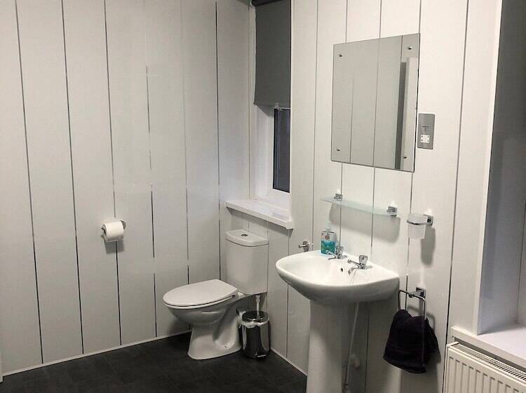 חדר סופריור, 33