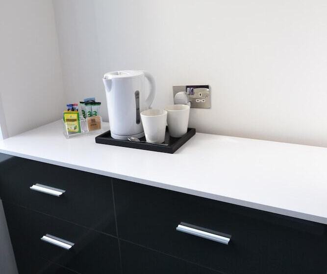 חדר דלוקס, 33