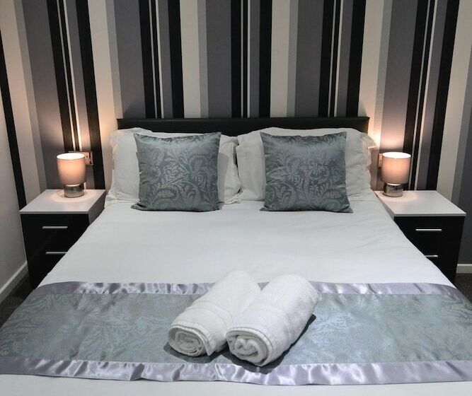 חדר דלוקס, 33