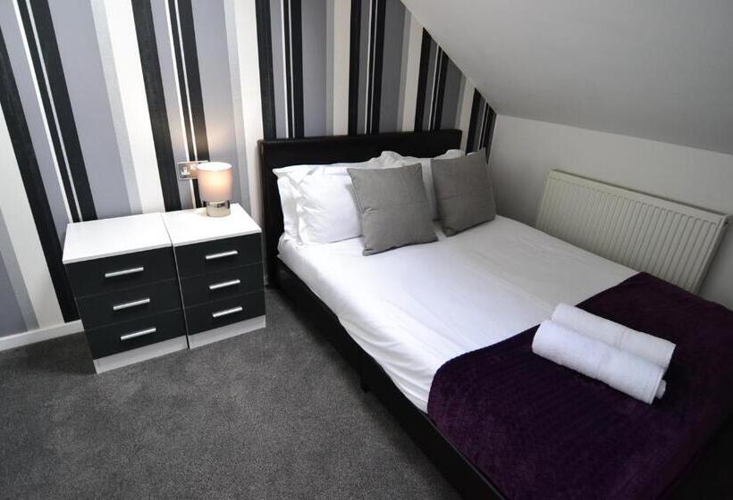 חדר משפחתי דלוקס, 33