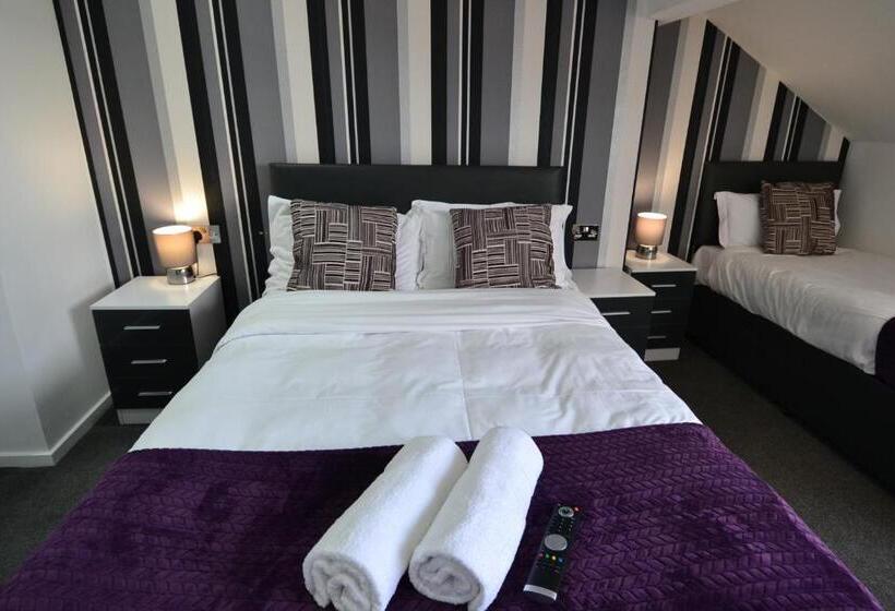 חדר משפחתי דלוקס, 33