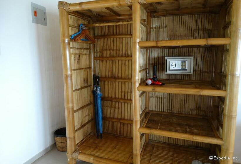 بانگلوی لوکس, Blue Star Dive & Resort