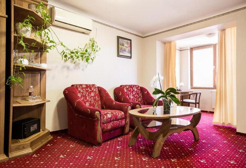 סוויטת ג'וניור, Bukovyna