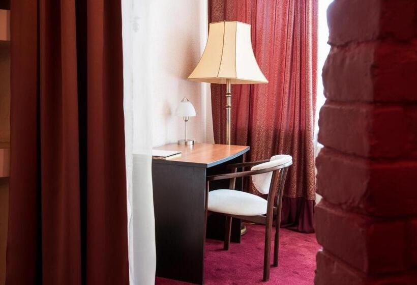 סוויטת ג'וניור, Bukovyna