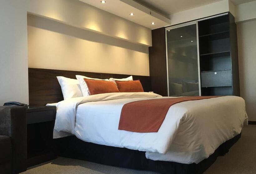 スタンダードルーム, Crystal Tower