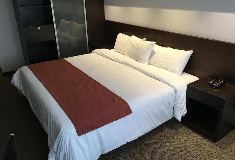 غرفة قياسية, Crystal Tower