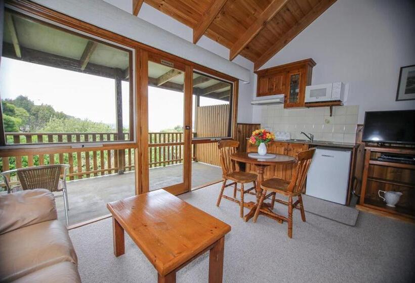 جناح مزود بجاكوزى, Daysy Hill Country Cottages