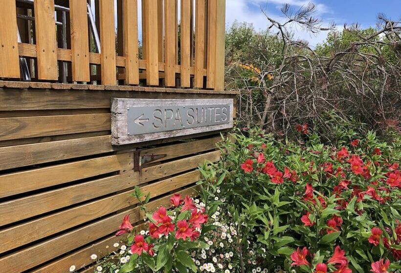 جناح مزود بجاكوزى, Daysy Hill Country Cottages