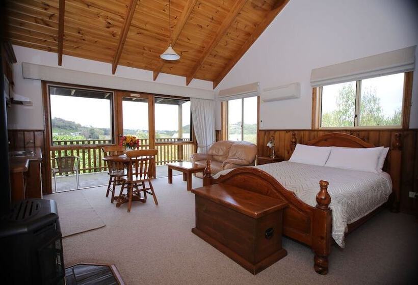 جناح مزود بجاكوزى, Daysy Hill Country Cottages