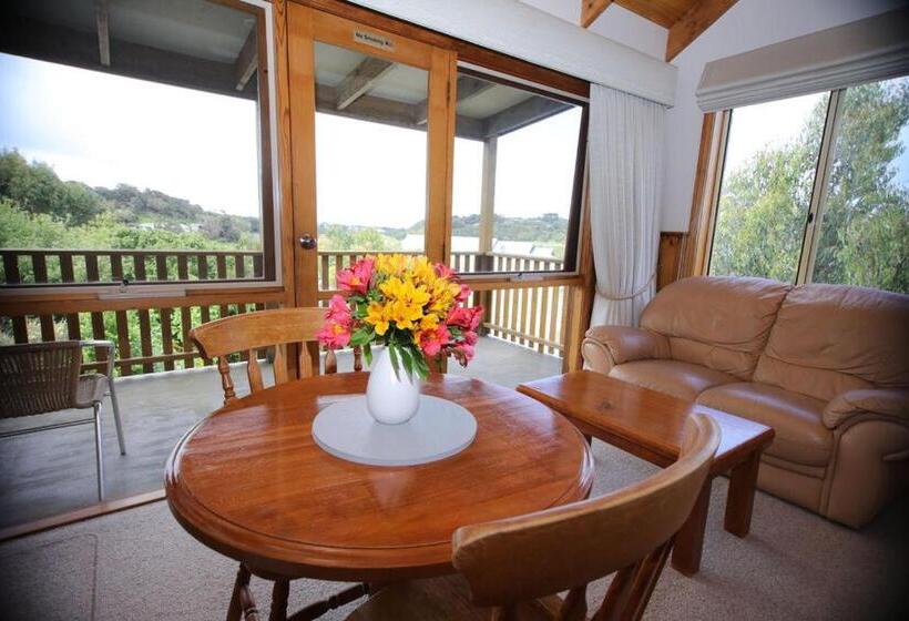 جناح مزود بجاكوزى, Daysy Hill Country Cottages