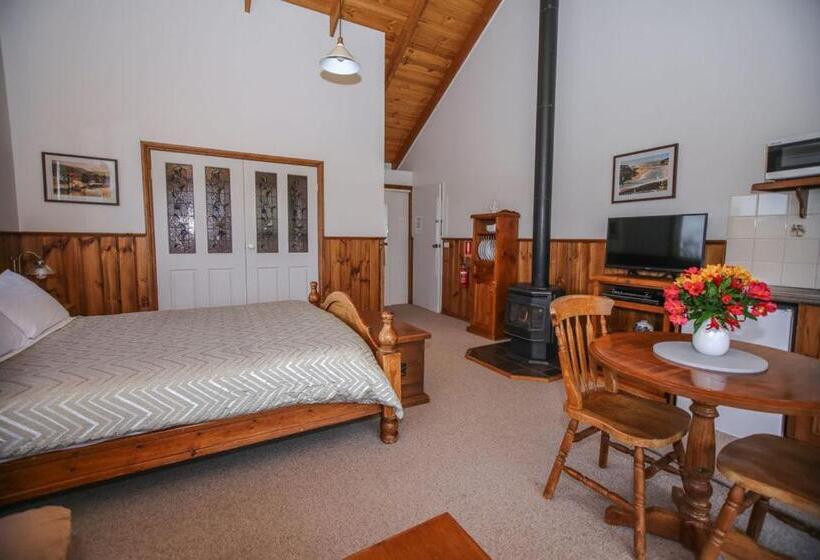 جناح مزود بجاكوزى, Daysy Hill Country Cottages