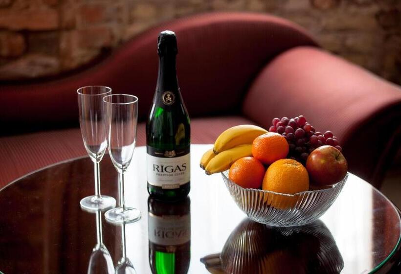 سوییت سوپریور, Janne