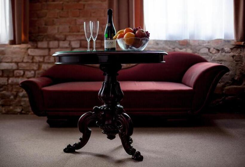 سوییت سوپریور, Janne