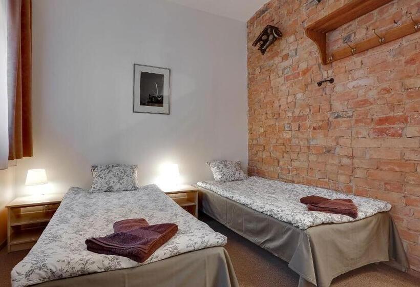 اتاق استاندارد, Janne