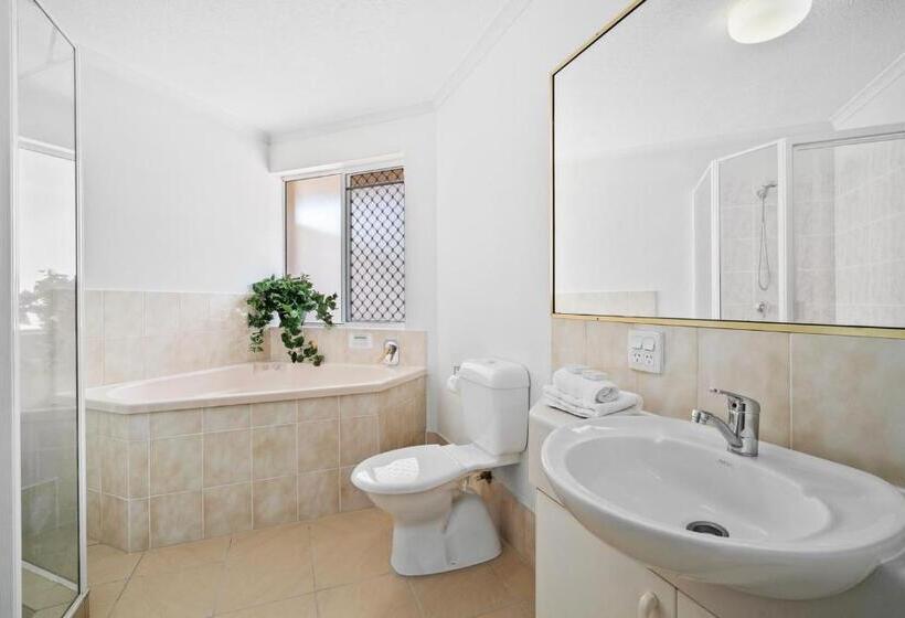 3침실 수피리어 아파트, Markham Court