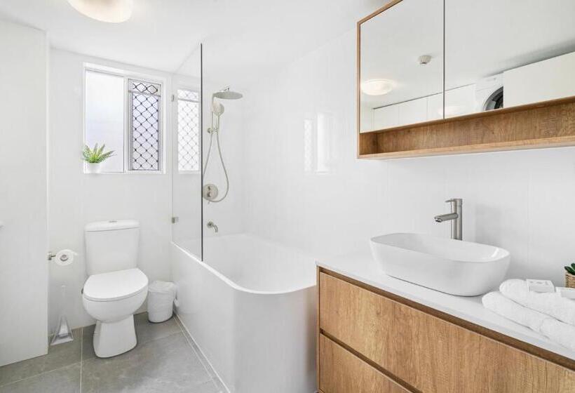 3침실 수피리어 아파트, Markham Court