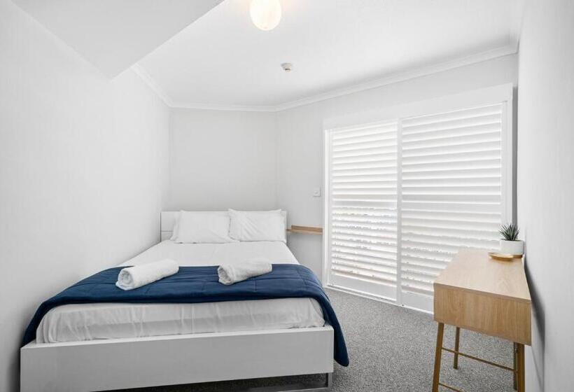 3침실 수피리어 아파트, Markham Court