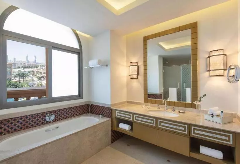 اتاق لوکس با چشمانداز استخر, Marsa Malaz Kempinski, The Pearl