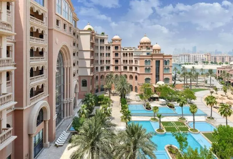 اتاق لوکس با چشمانداز استخر, Marsa Malaz Kempinski, The Pearl