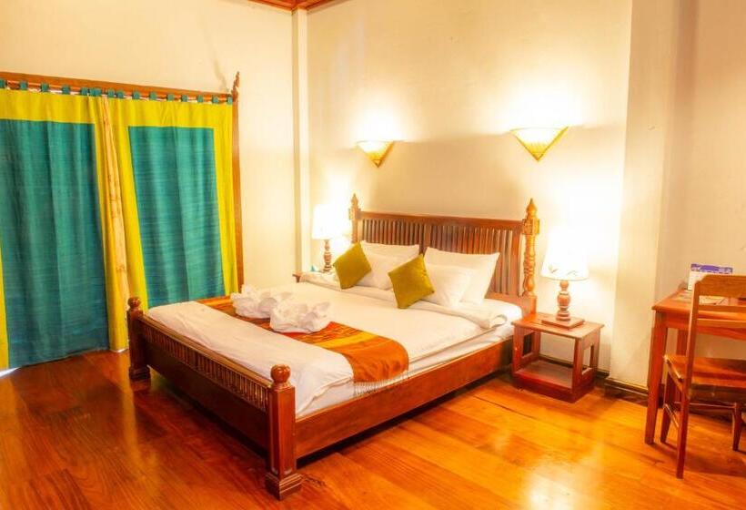 غرفة ديلوكس مطلة على حمام السباحة, Muangthong Boutique