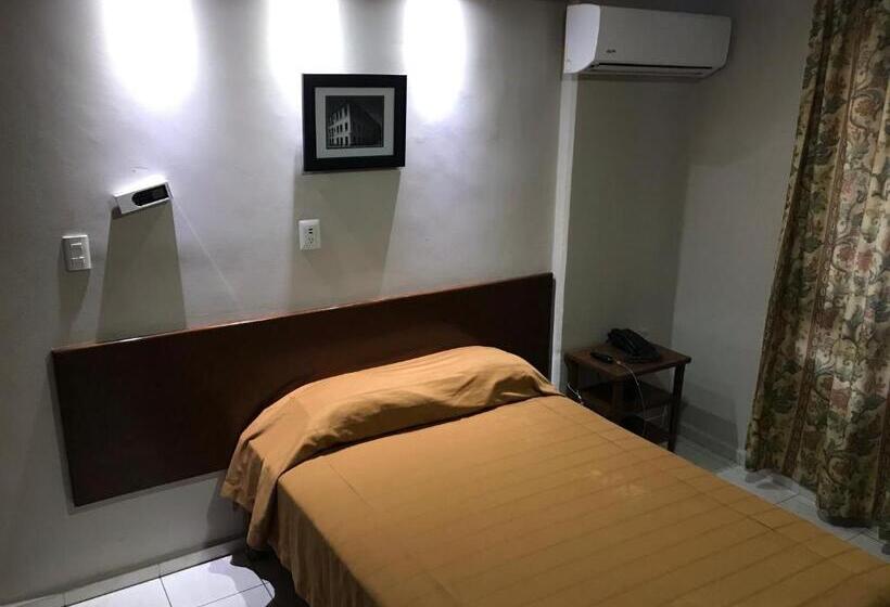 스탠다드 룸, Oriente