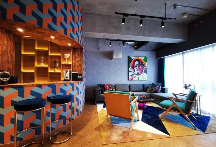 سوییت, Southside By Ovolo