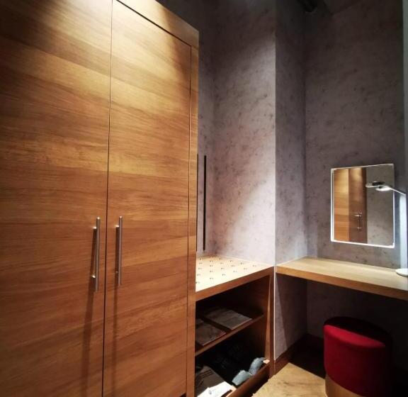 سوییت, Southside By Ovolo