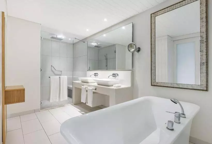 اتاق پریمیوم با چشم‌انداز باغ, Radisson Blu Azuri Resort & Spa
