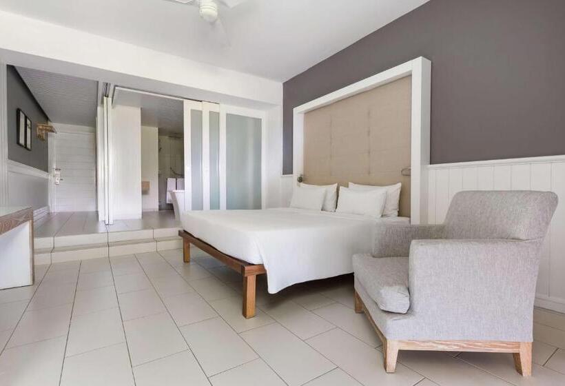 اتاق پرمیوم با چشمانداز دریا, Radisson Blu Azuri Resort & Spa