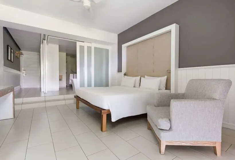 اتاق پرمیوم با چشم‌انداز دریا, Radisson Blu Azuri Resort & Spa