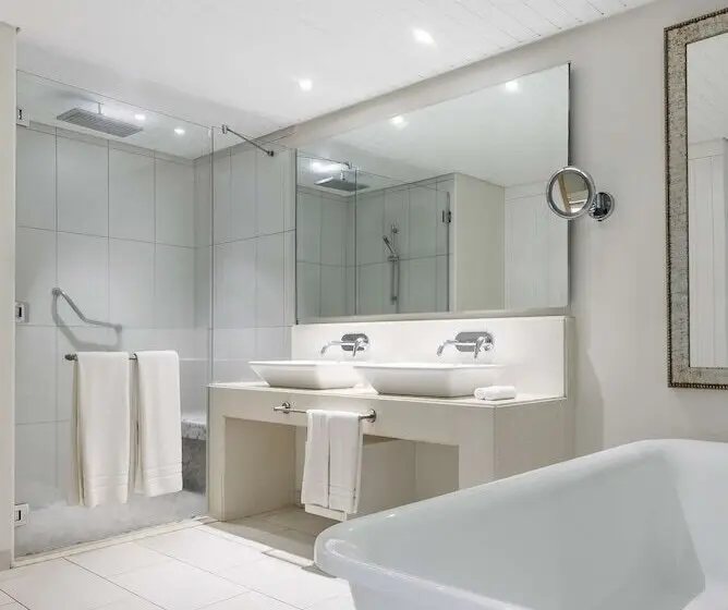 اتاق پریمیوم با چشم‌انداز باغ, Radisson Blu Azuri Resort & Spa
