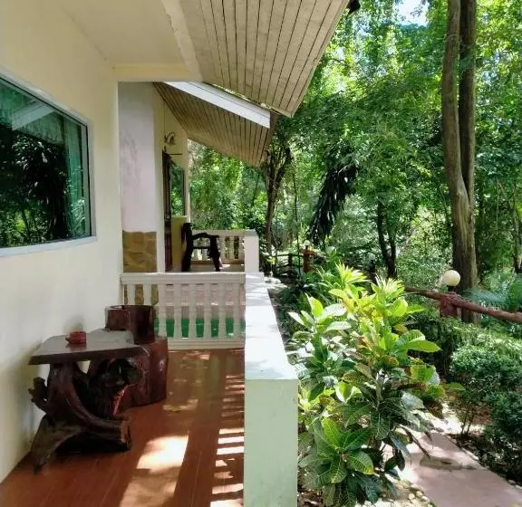 Deluxe room with river view, Saiyok River House