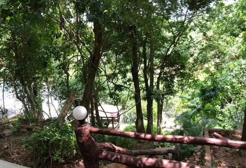Deluxe room with river view, Saiyok River House