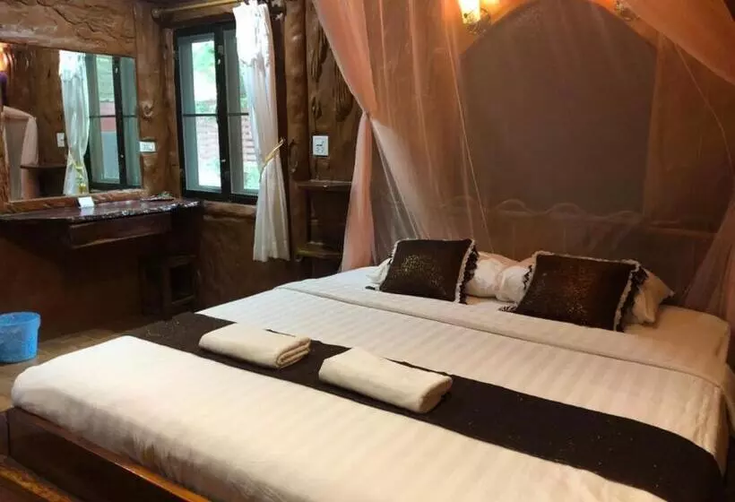 ویلای 2 خوابه, Saiyok River House