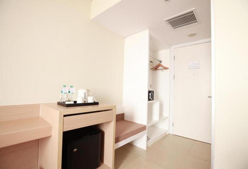 Номер Superior, Swissbelinn Airport Jakarta