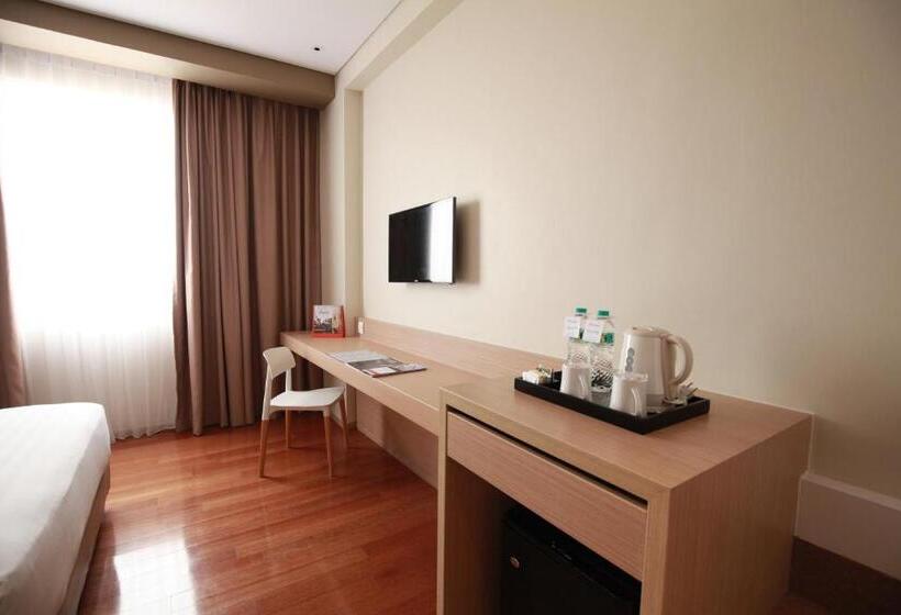 Номер Economy, Swissbelinn Airport Jakarta