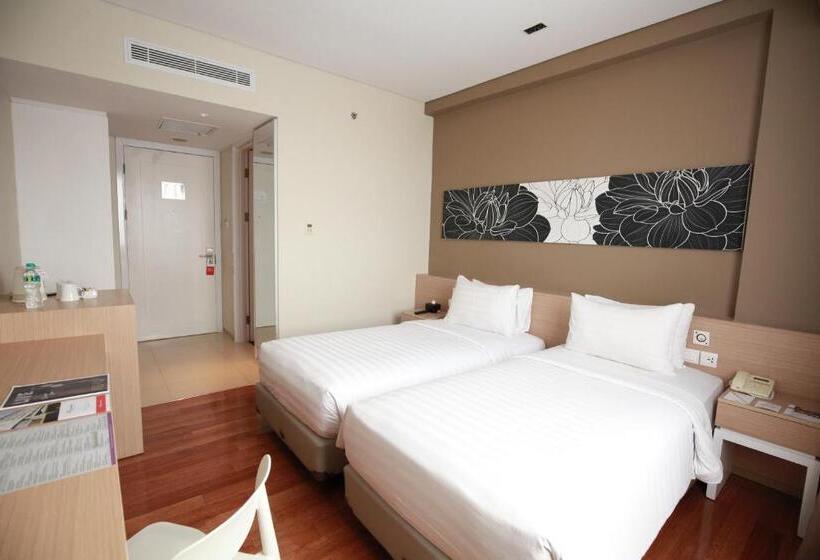 Номер Economy, Swissbelinn Airport Jakarta