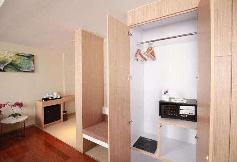 Люкс, Swissbelinn Airport Jakarta