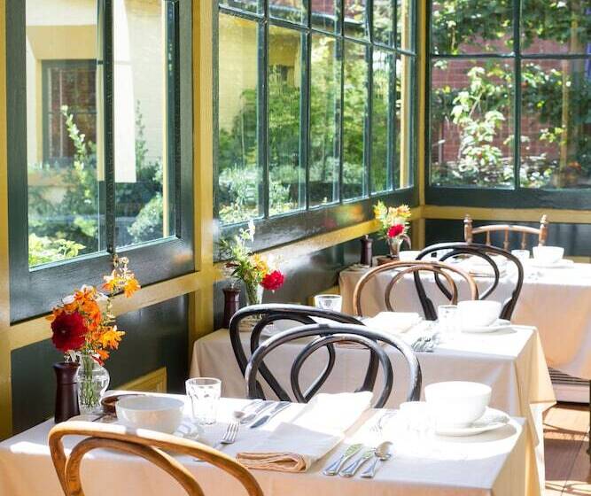 行政房间, The Corinda Collection