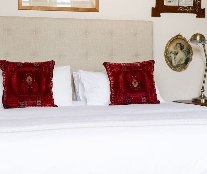 行政房间, The Corinda Collection