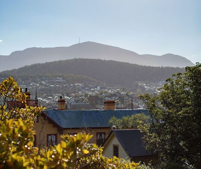 行政房间, The Corinda Collection