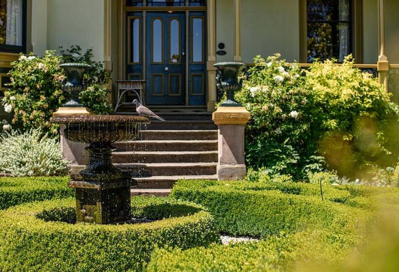 行政房间, The Corinda Collection