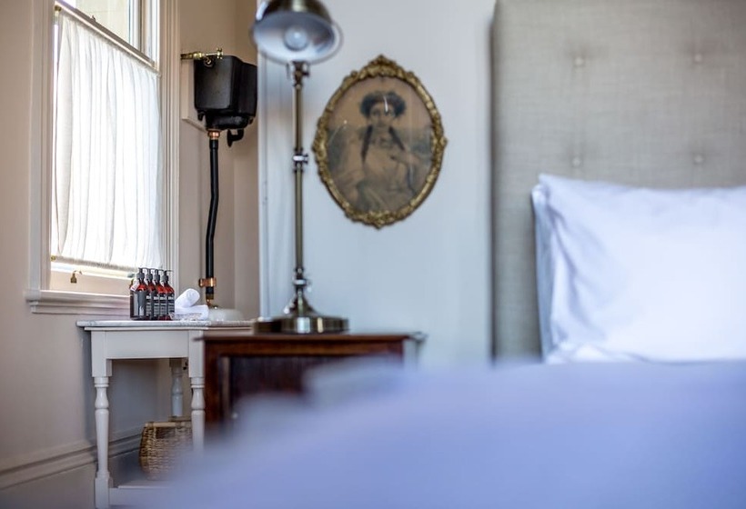 行政房间, The Corinda Collection