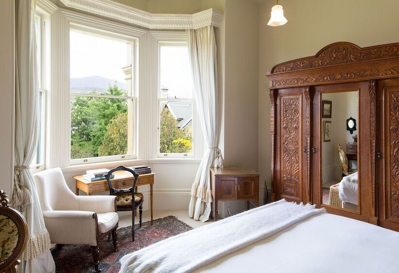 行政房间, The Corinda Collection