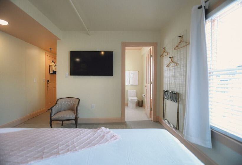 غرفة سوبيريور, Peninsula Bed & Cocktails