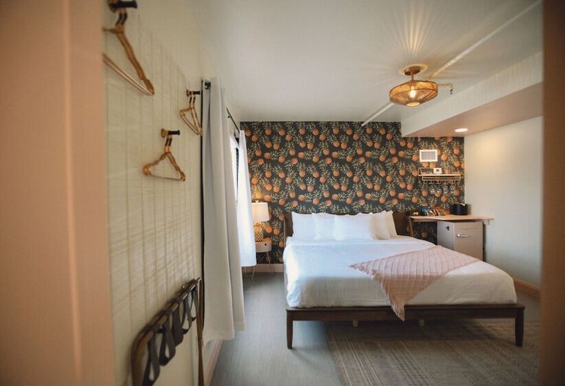 غرفة سوبيريور, Peninsula Bed & Cocktails