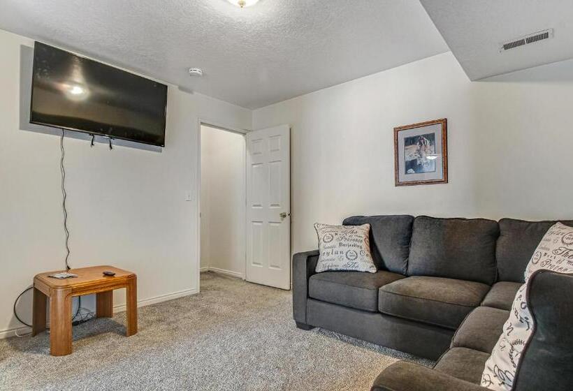 带3个卧室的公寓, Lakeview Condo 941 1